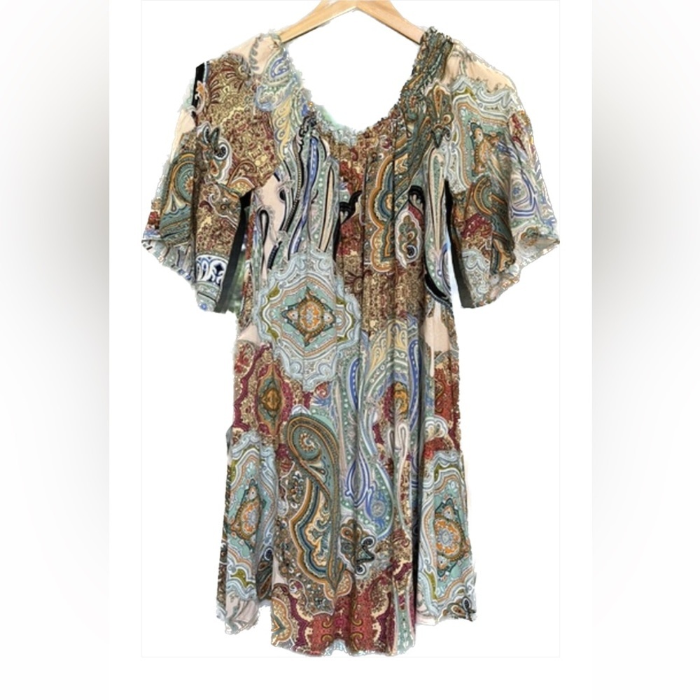 Umgee size small paisley floral pattern dress off shoulder or on shoulder